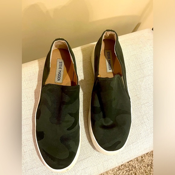Steve Madden Zayna Camo Slipon sneakers, size 8.5 - Picture 1 of 6